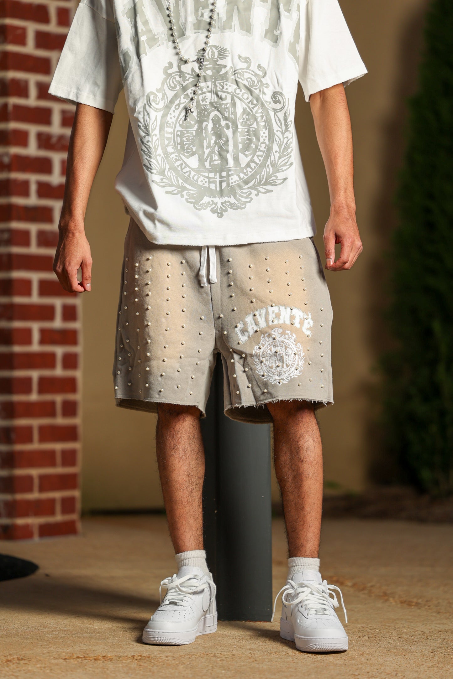 WHITE AND GREY PEARL TSHIRT AND SHORT SET