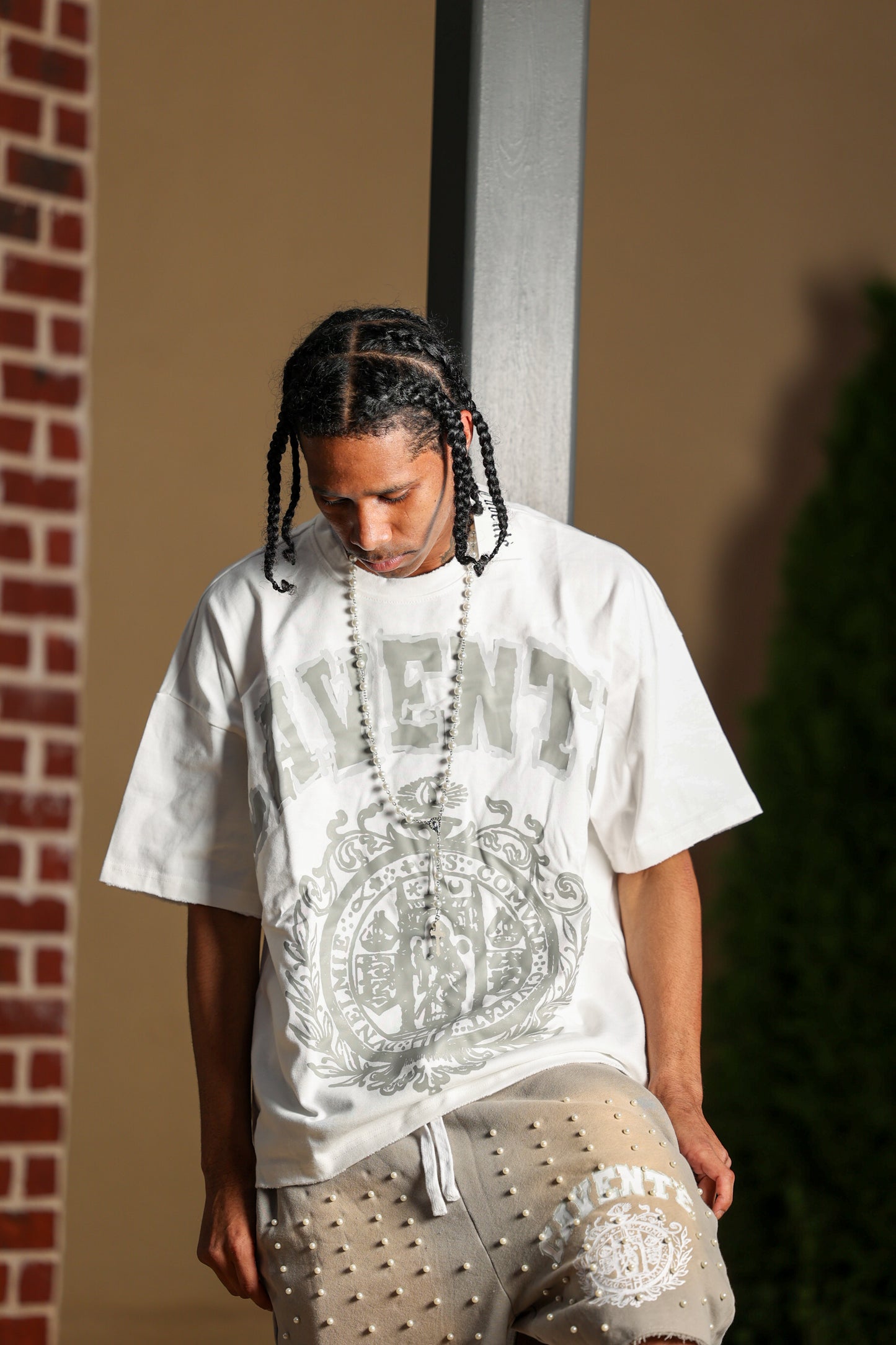 WHITE AND GREY PEARL TSHIRT AND SHORT SET